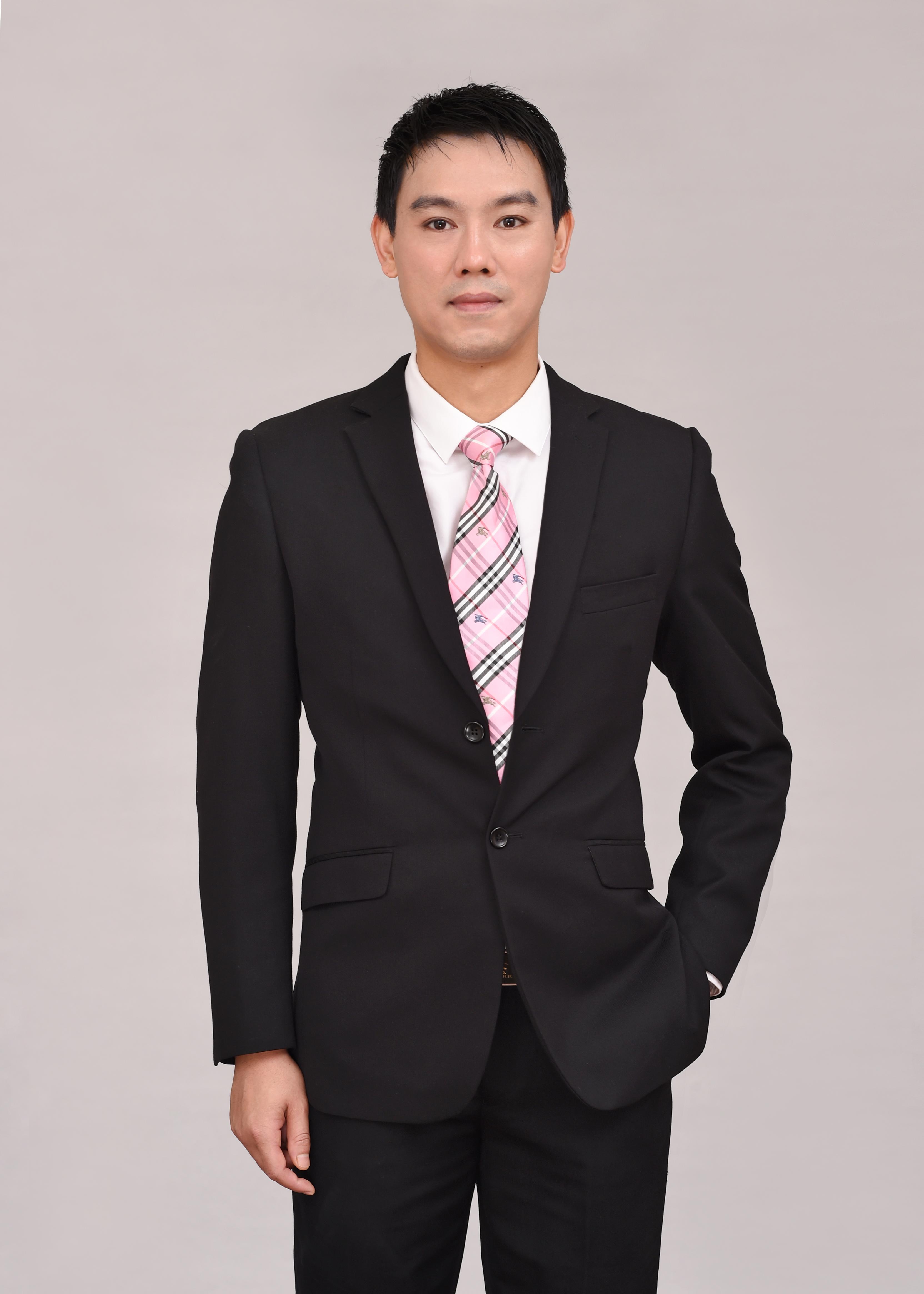 魏静怡 客户策略总监